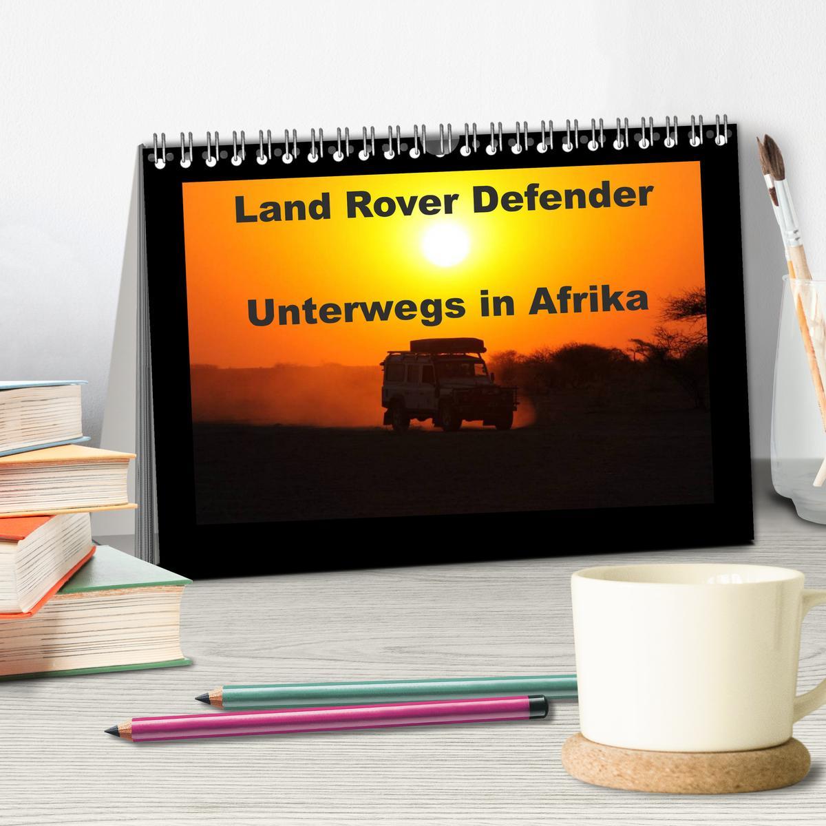 Beispielinhalt (Bild) Land Rover Defender - Unterwegs in Afrika (Tischkalender 2026 DIN A5 quer), CALVENDO Monatskalender