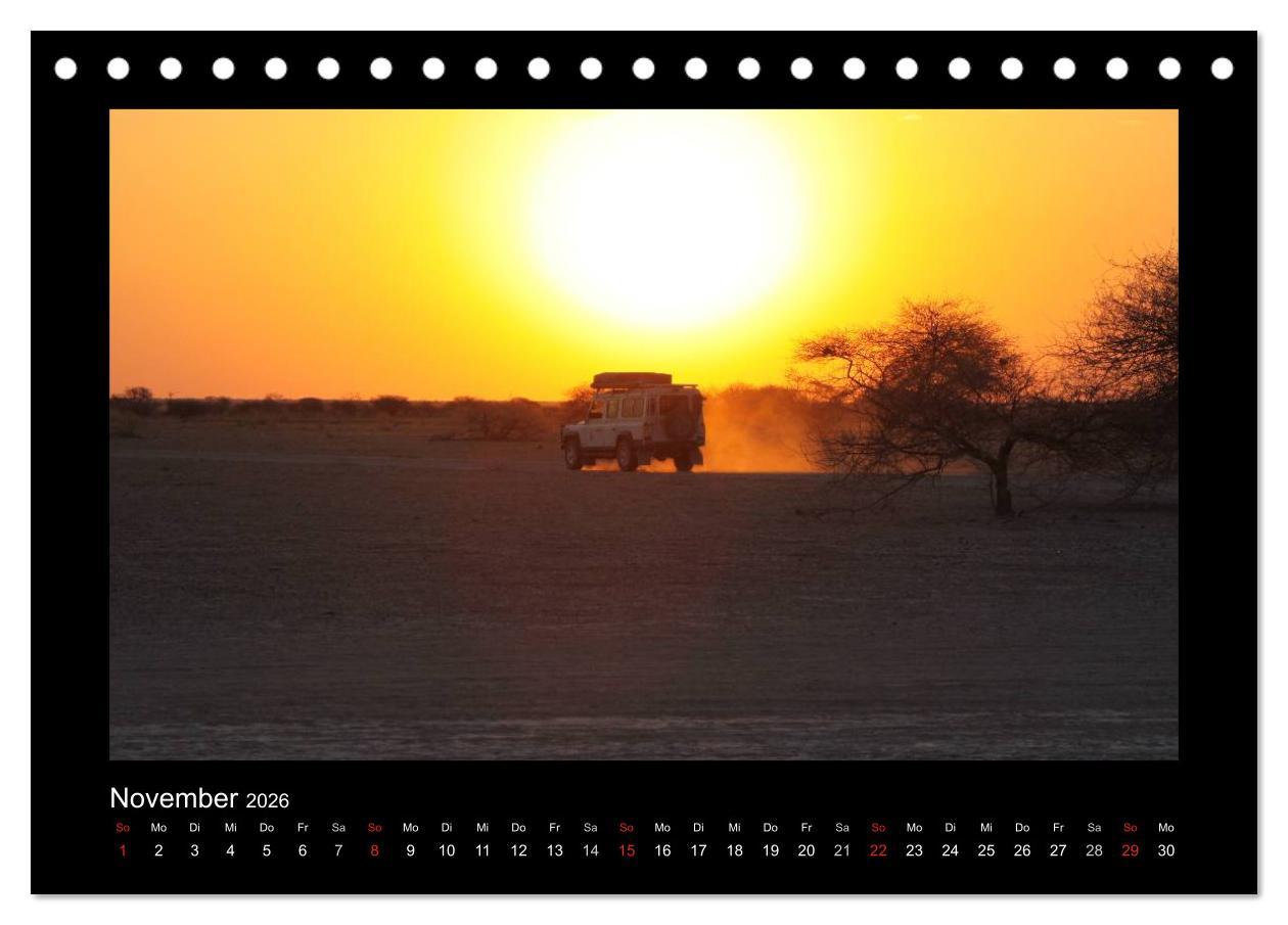 Beispielinhalt (Bild) Land Rover Defender - Unterwegs in Afrika (Tischkalender 2026 DIN A5 quer), CALVENDO Monatskalender