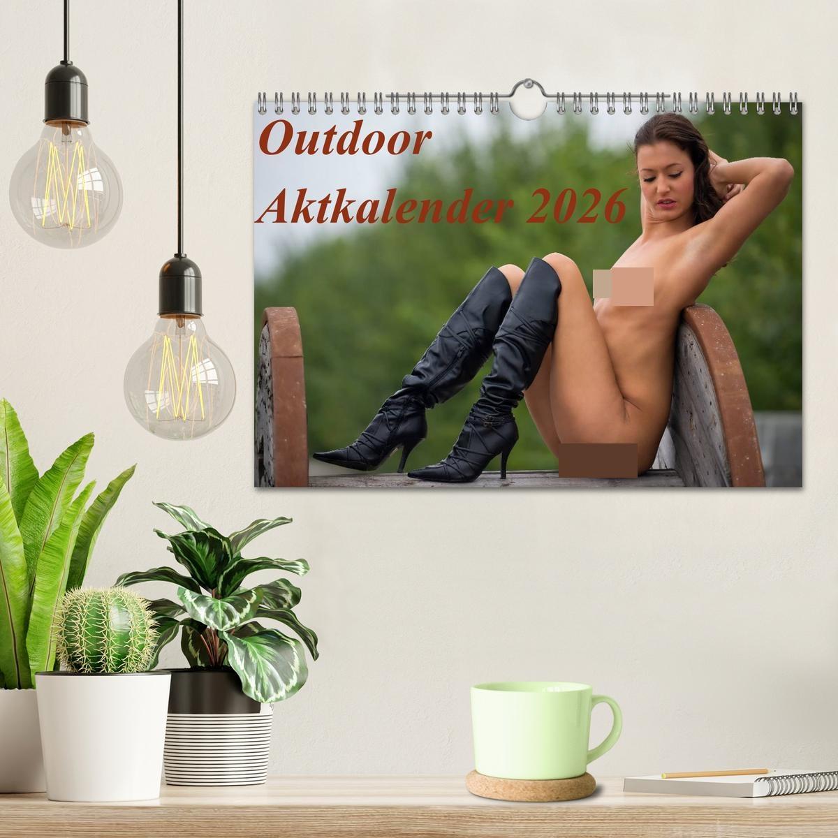 Beispielinhalt (Bild) Outdoor Aktkalender 2026 (Wandkalender 2026 DIN A4 quer), CALVENDO Monatskalender