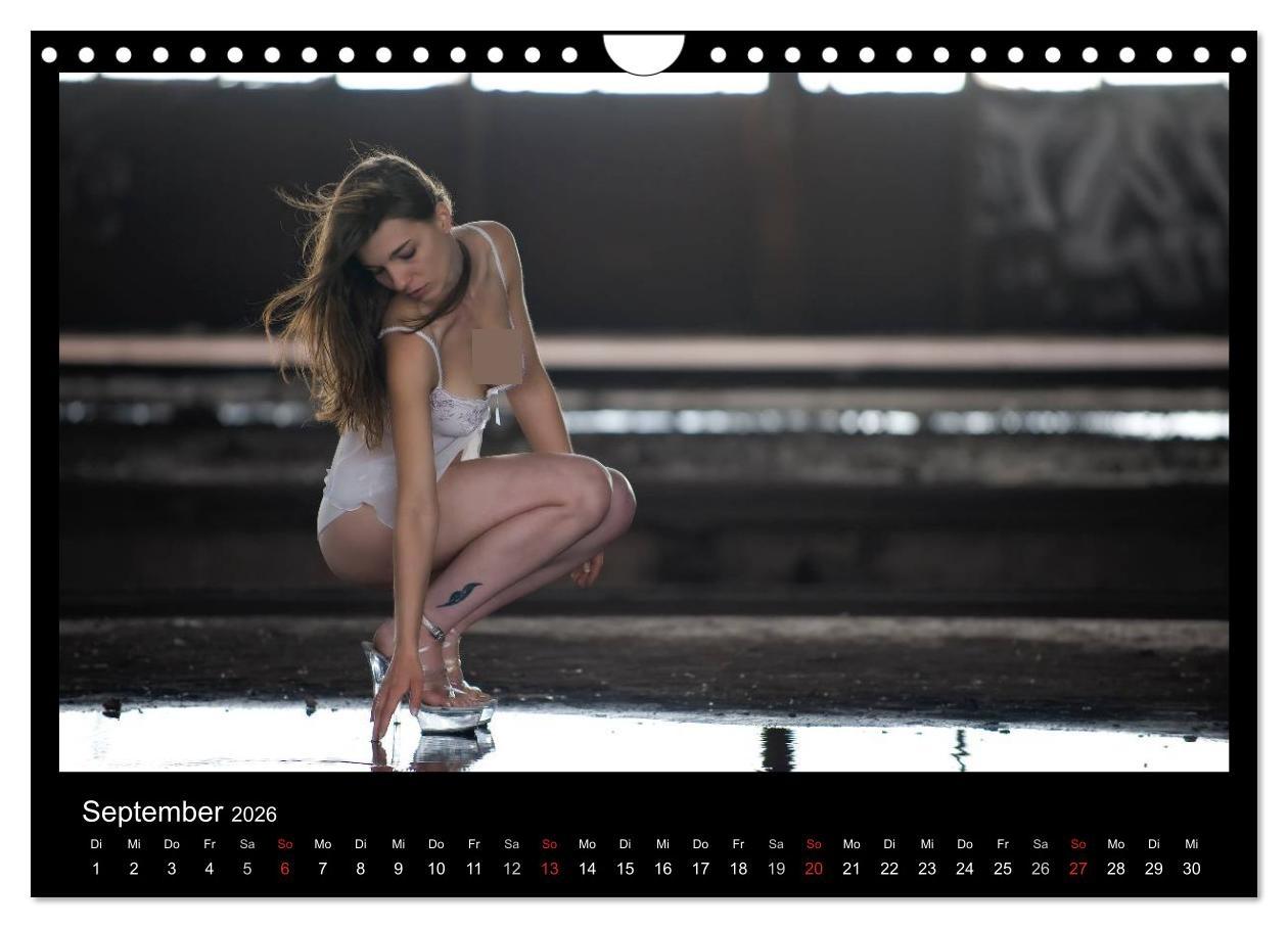 Beispielinhalt (Bild) Outdoor Aktkalender 2026 (Wandkalender 2026 DIN A4 quer), CALVENDO Monatskalender