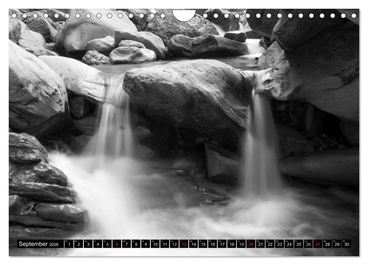 Beispielinhalt (Bild) Stille Momente in Schwarz-Weiss (Wandkalender 2026 DIN A4 quer), CALVENDO Monatskalender
