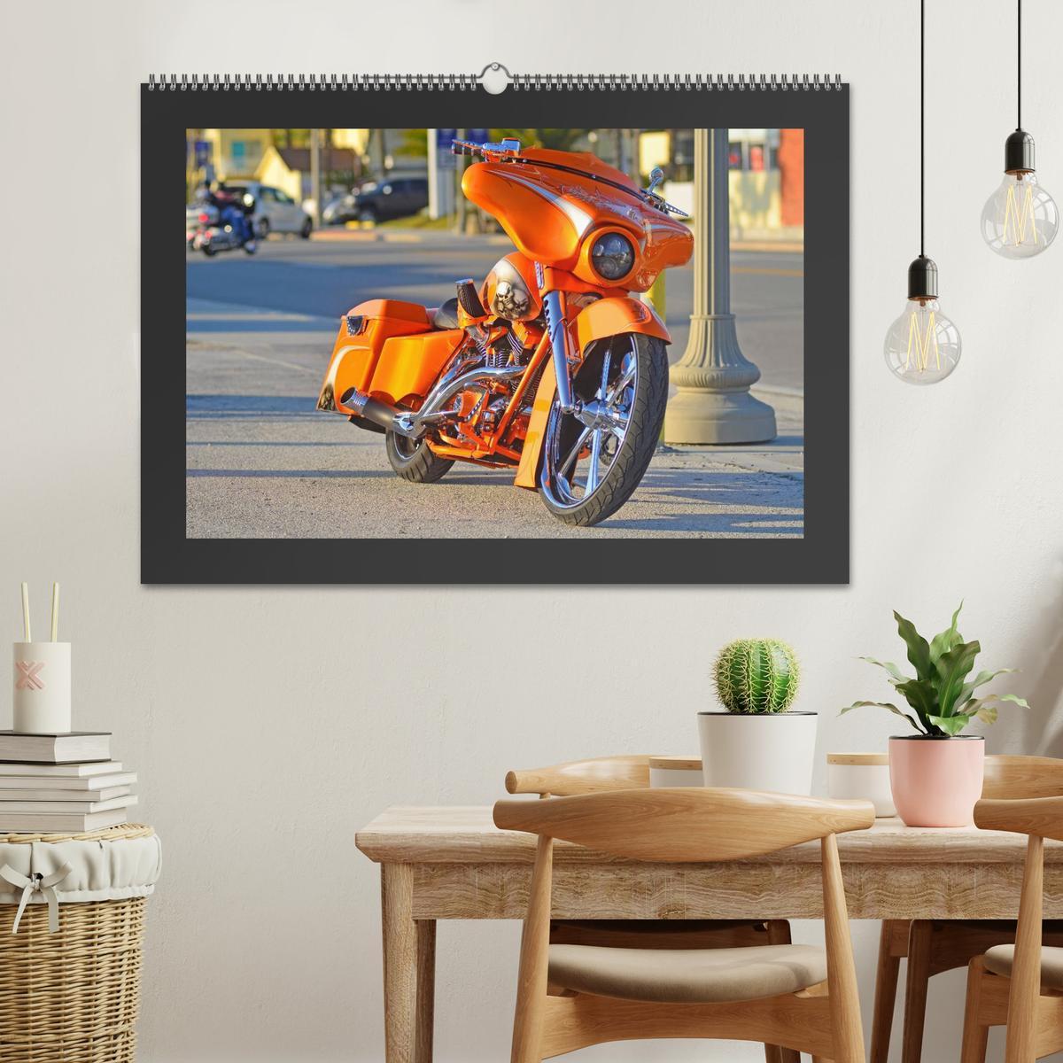 Beispielinhalt (Bild) BEST OF HARLEY-DAVIDSON BAGGER-STYLE (Wandkalender 2026 DIN A2 quer), CALVENDO Monatskalender