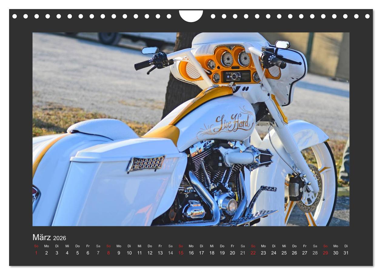 Beispielinhalt (Bild) BEST OF HARLEY-DAVIDSON BAGGER-STYLE (Wandkalender 2026 DIN A4 quer), CALVENDO Monatskalender