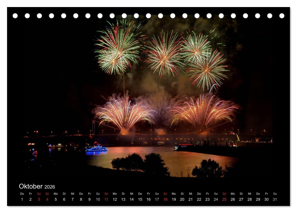 Beispielinhalt (Bild) Feuerwerks - Impressionen (Tischkalender 2026 DIN A5 quer), CALVENDO Monatskalender