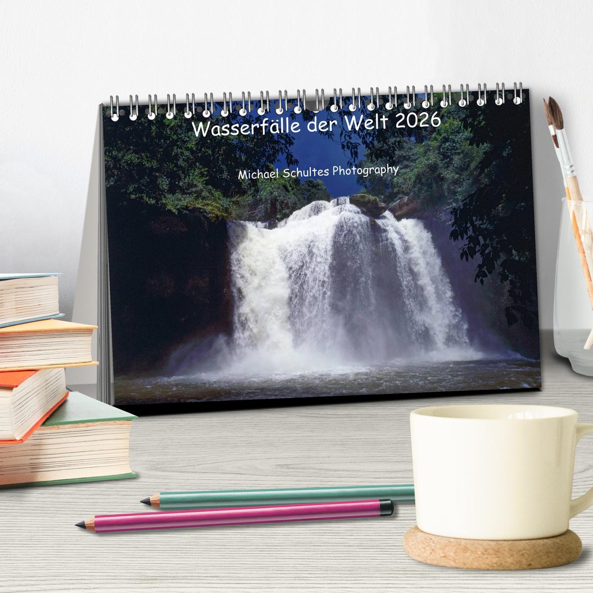 Beispielinhalt (Bild) Wasserfälle der Welt 2026 (Tischkalender 2026 DIN A5 quer), CALVENDO Monatskalender