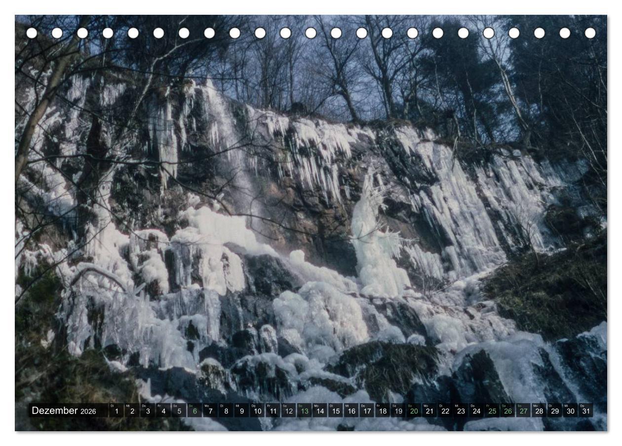 Beispielinhalt (Bild) Wasserfälle der Welt 2026 (Tischkalender 2026 DIN A5 quer), CALVENDO Monatskalender