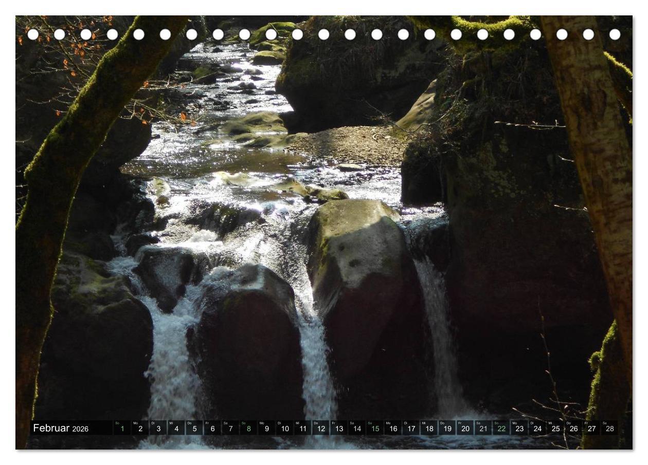 Beispielinhalt (Bild) Wasserfälle der Welt 2026 (Tischkalender 2026 DIN A5 quer), CALVENDO Monatskalender