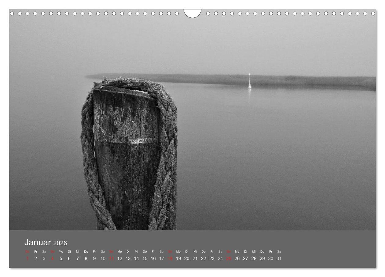 Beispielinhalt (Bild) Ostsee - von schwarz bis weiß (Wandkalender 2026 DIN A3 quer), CALVENDO Monatskalender