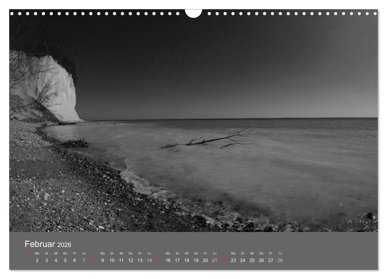 Beispielinhalt (Bild) Ostsee - von schwarz bis weiß (Wandkalender 2026 DIN A3 quer), CALVENDO Monatskalender