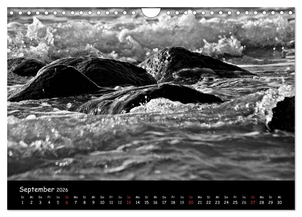Beispielinhalt (Bild) Rügen in schwarz-weiß (Wandkalender 2026 DIN A4 quer), CALVENDO Monatskalender