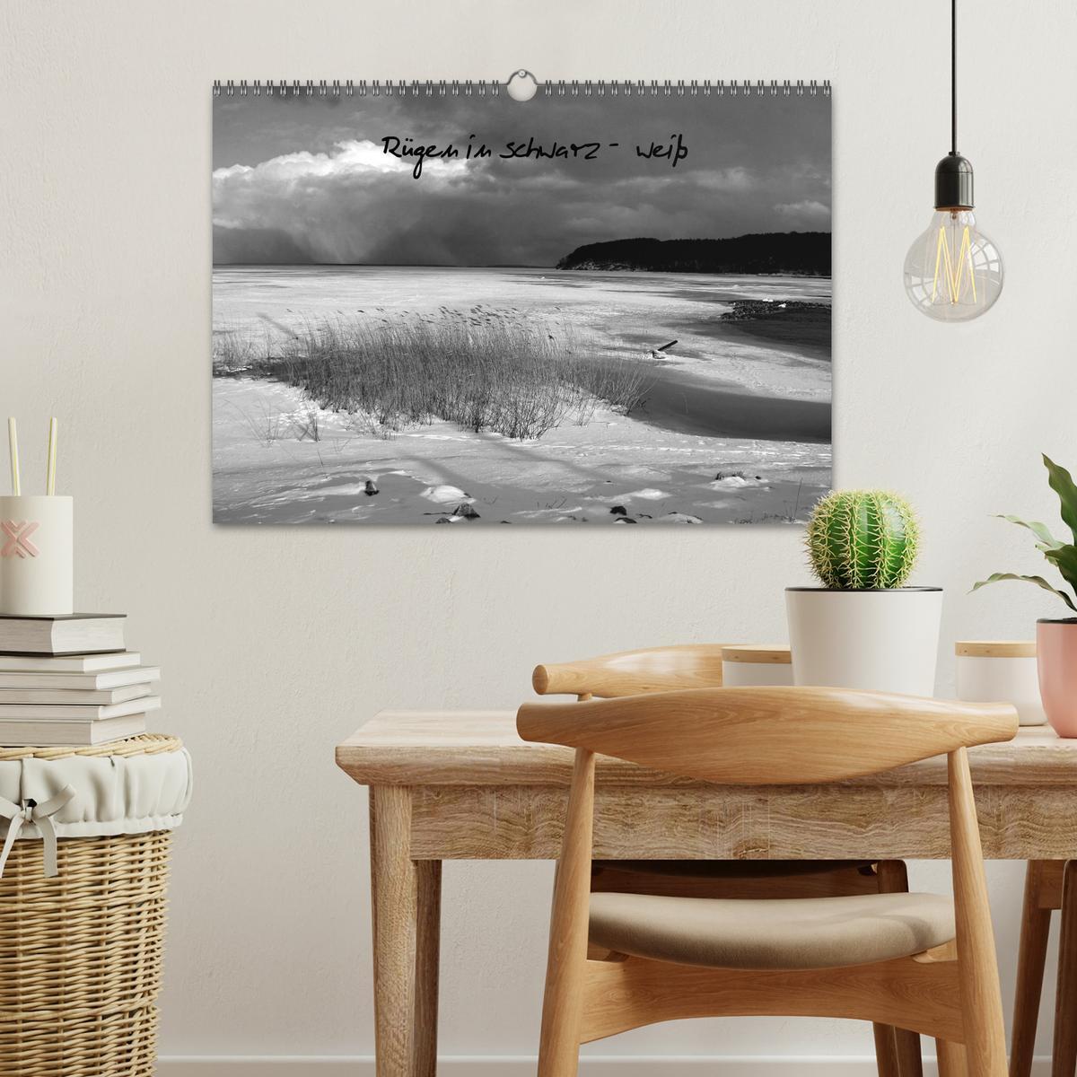 Beispielinhalt (Bild) Rügen in schwarz-weiß (Wandkalender 2026 DIN A3 quer), CALVENDO Monatskalender