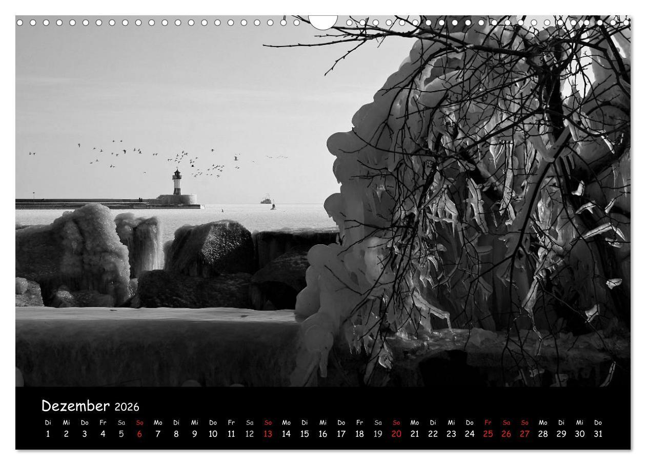 Beispielinhalt (Bild) Rügen in schwarz-weiß (Wandkalender 2026 DIN A3 quer), CALVENDO Monatskalender