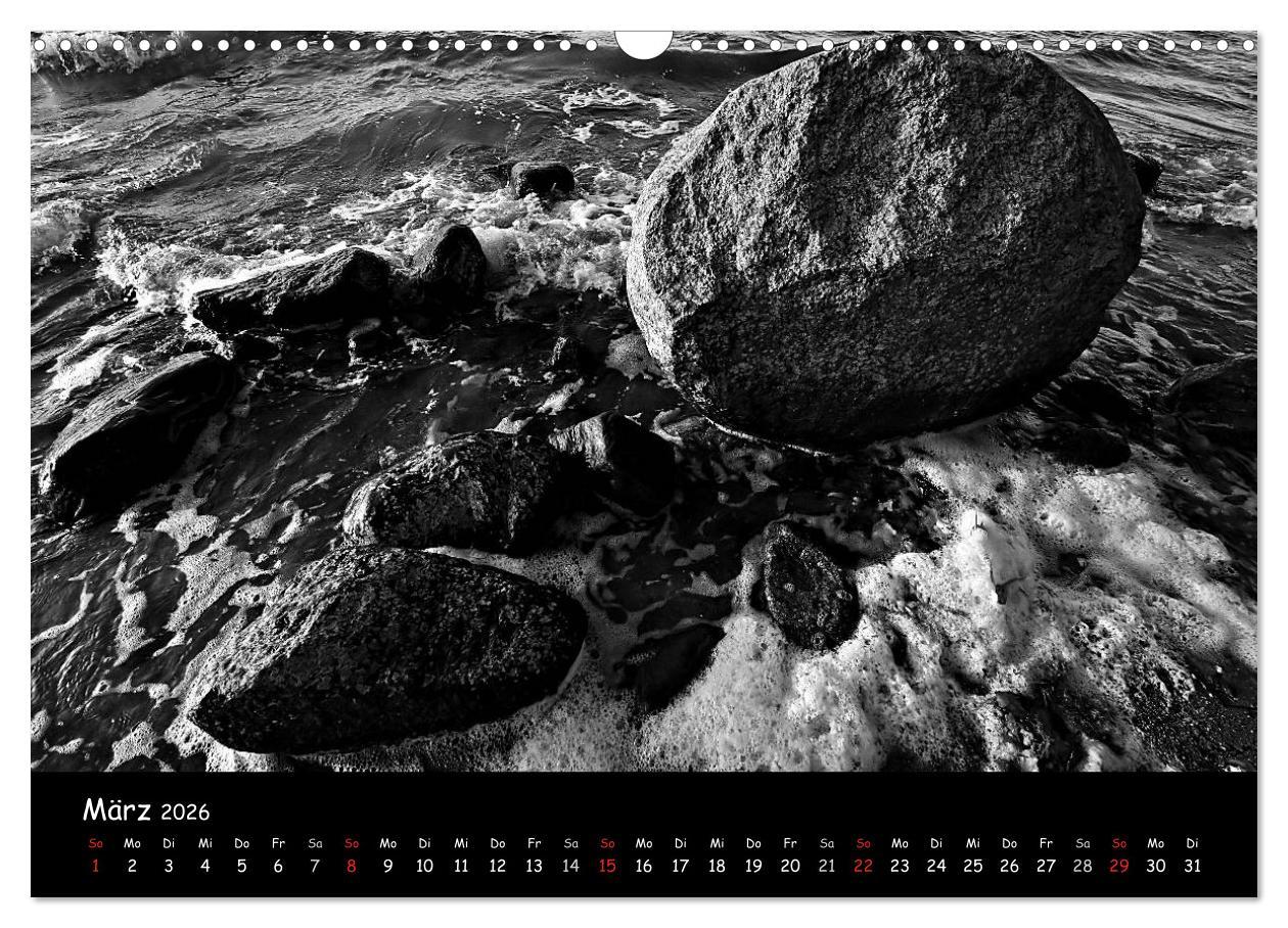 Beispielinhalt (Bild) Rügen in schwarz-weiß (Wandkalender 2026 DIN A3 quer), CALVENDO Monatskalender