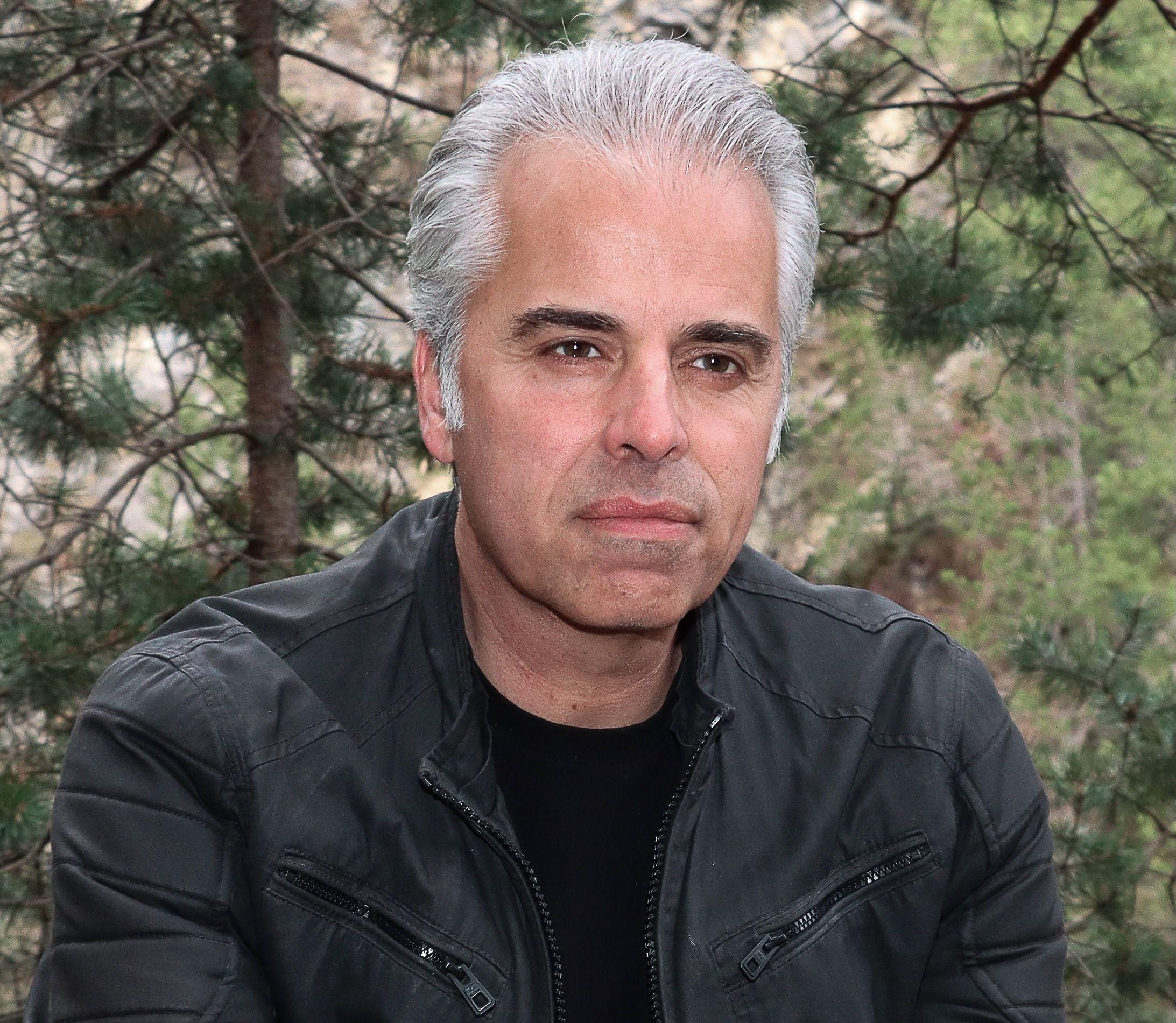 Autorenbild Die dunklen Bücher - Doppelband (Grauen am See / Fluch des Bergwerks)