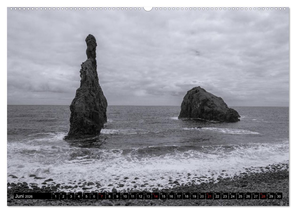 Beispielinhalt (Bild) Stille Momente in Schwarz-Weiss (hochwertiger Premium Wandkalender 2026 DIN A2 quer), Kunstdruck in Hochglanz