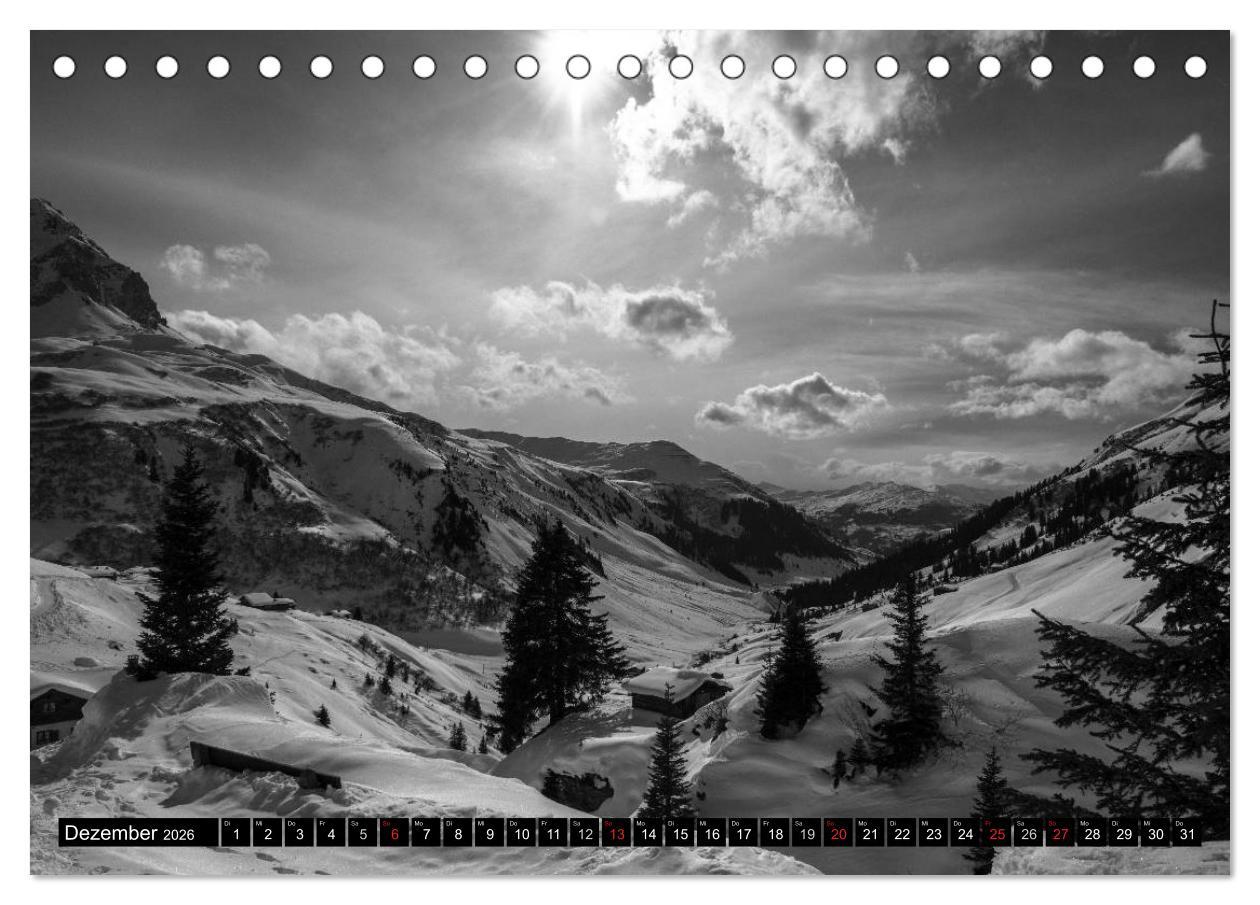 Beispielinhalt (Bild) Stille Momente in Schwarz-Weiss (Tischkalender 2026 DIN A5 quer), CALVENDO Monatskalender