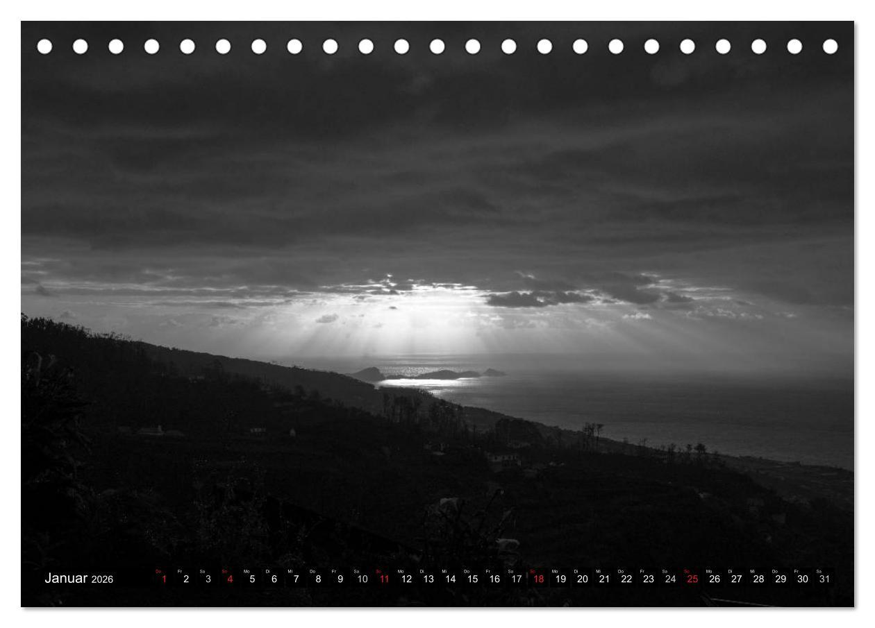 Beispielinhalt (Bild) Stille Momente in Schwarz-Weiss (Tischkalender 2026 DIN A5 quer), CALVENDO Monatskalender