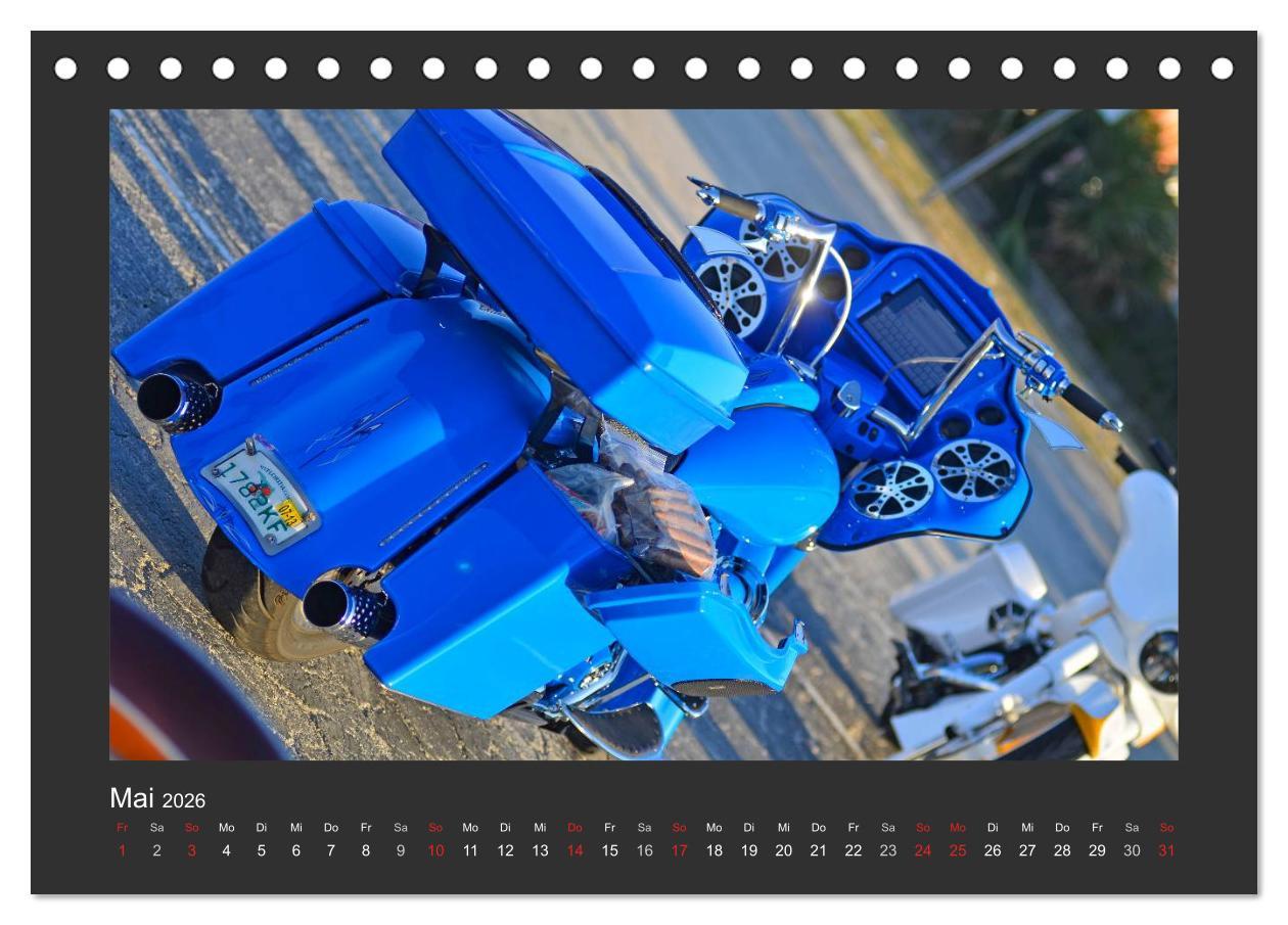 Beispielinhalt (Bild) BEST OF HARLEY-DAVIDSON BAGGER-STYLE (Tischkalender 2026 DIN A5 quer), CALVENDO Monatskalender