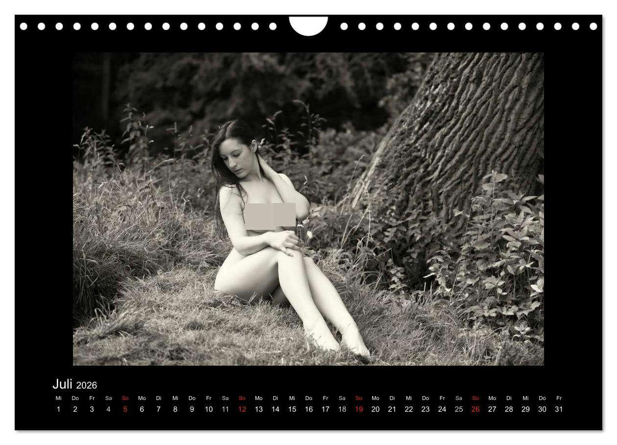 Beispielinhalt (Bild) Schönheiten in schwarz-weiss (Wandkalender 2026 DIN A4 quer), CALVENDO Monatskalender
