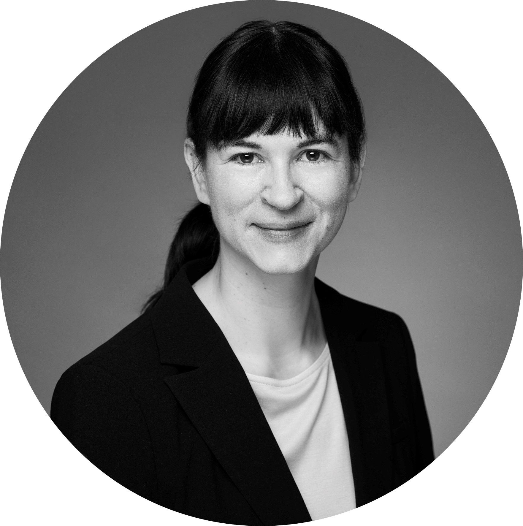 Autorenbild Englisch Kurzgeschichten 7. Klasse | Mit der Zeitmaschine ins alte England | Inkl. Vokabeln, Grammatik, Übungen & Audios | Von Didaktikern entwickelt