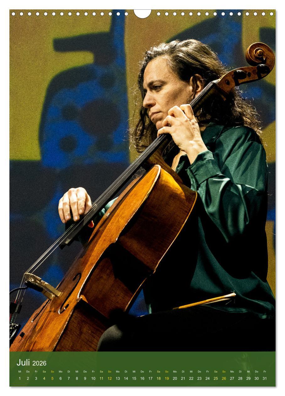 Beispielinhalt (Bild) Women singing and playing Jazz (Wandkalender 2026 DIN A3 hoch), CALVENDO Monatskalender