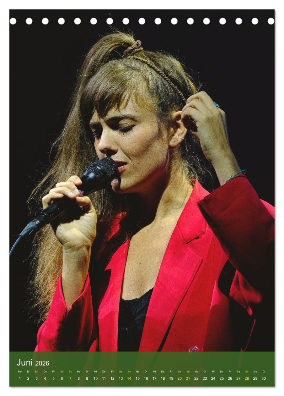 Beispielinhalt (Bild) Women singing and playing Jazz (Tischkalender 2026 DIN A5 hoch), CALVENDO Monatskalender