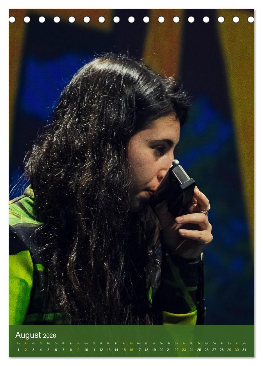 Beispielinhalt (Bild) Women singing and playing Jazz (Tischkalender 2026 DIN A5 hoch), CALVENDO Monatskalender