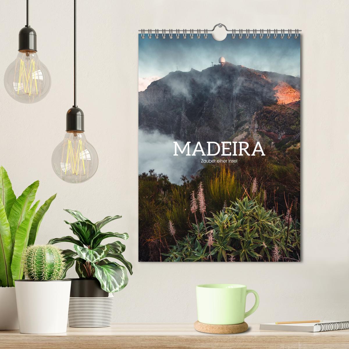 Beispielinhalt (Bild) Madeira - Zauber einer Insel (Wandkalender 2026 DIN A4 hoch), CALVENDO Monatskalender