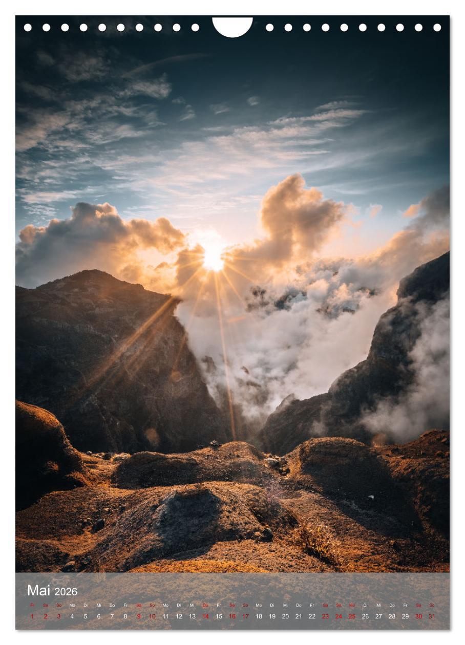 Beispielinhalt (Bild) Madeira - Zauber einer Insel (Wandkalender 2026 DIN A4 hoch), CALVENDO Monatskalender