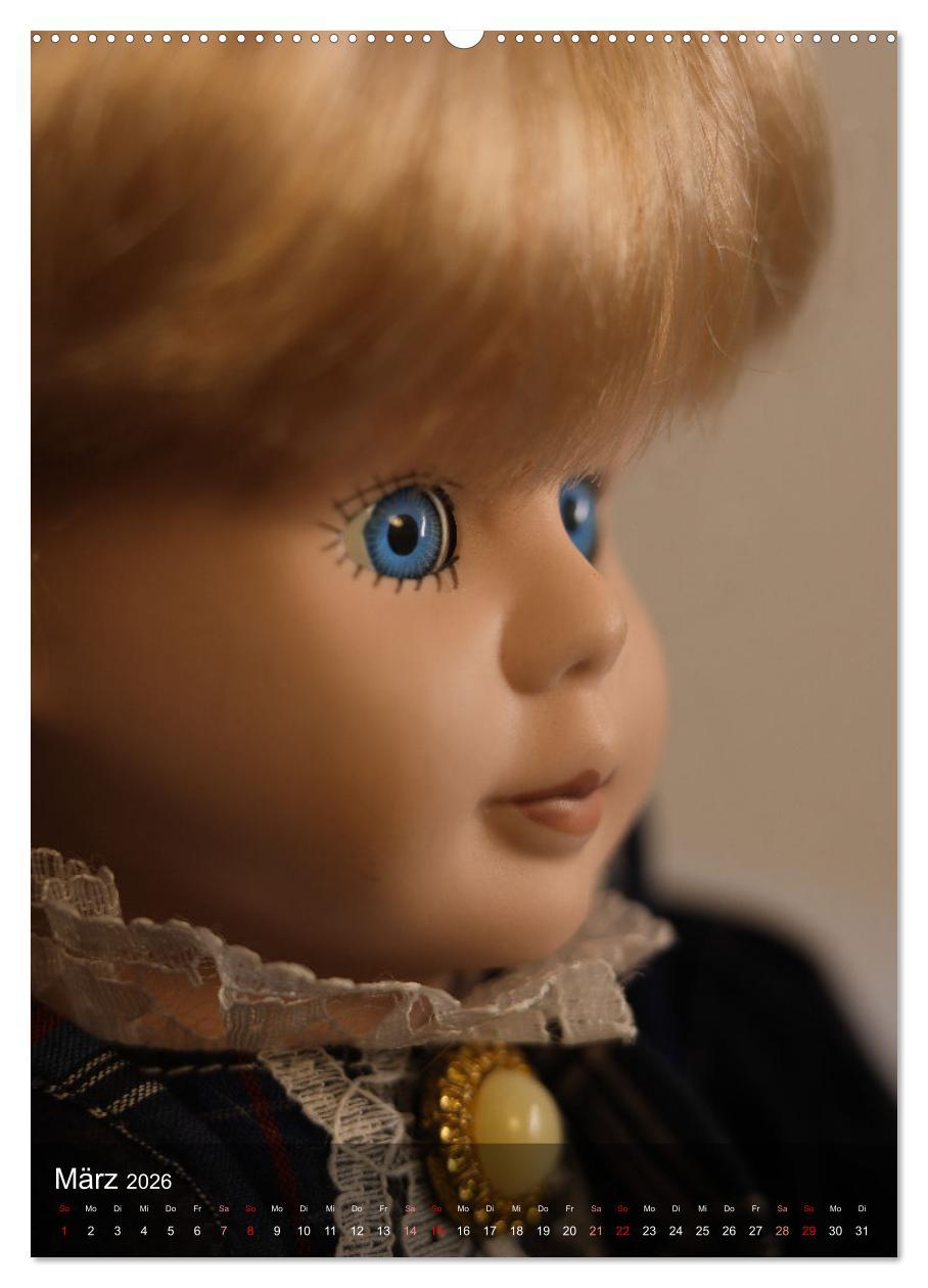 Beispielinhalt (Bild) Puppen-Gesichter (hochwertiger Premium Wandkalender 2026 DIN A2 hoch), Kunstdruck in Hochglanz