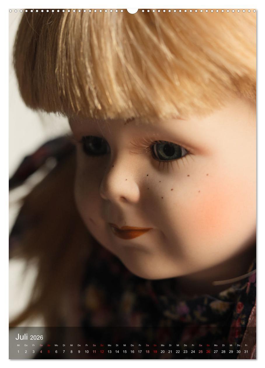 Beispielinhalt (Bild) Puppen-Gesichter (hochwertiger Premium Wandkalender 2026 DIN A2 hoch), Kunstdruck in Hochglanz