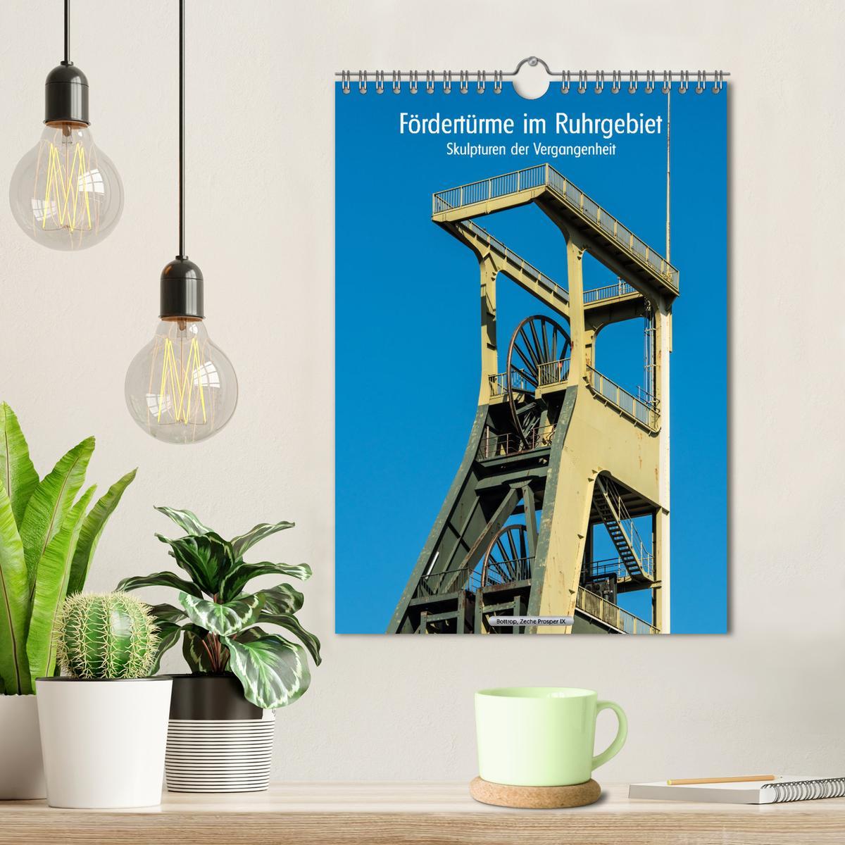 Beispielinhalt (Bild) Fördertürme im Ruhrgebiet - Skulpturen der Vergangenheit (Wandkalender 2026 DIN A4 hoch), CALVENDO Monatskalender