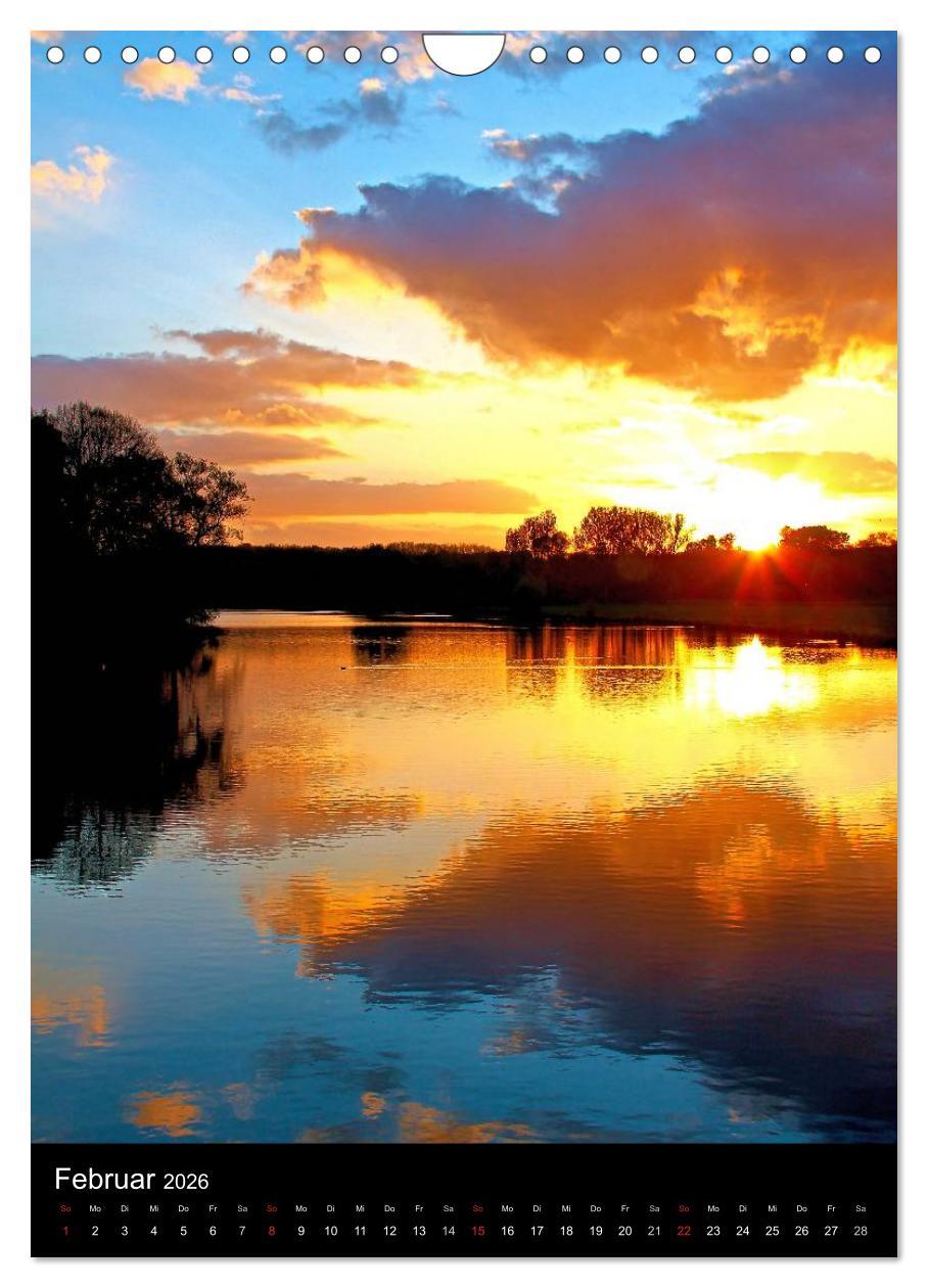 Beispielinhalt (Bild) Gespiegelte Natur (Wandkalender 2026 DIN A4 hoch), CALVENDO Monatskalender