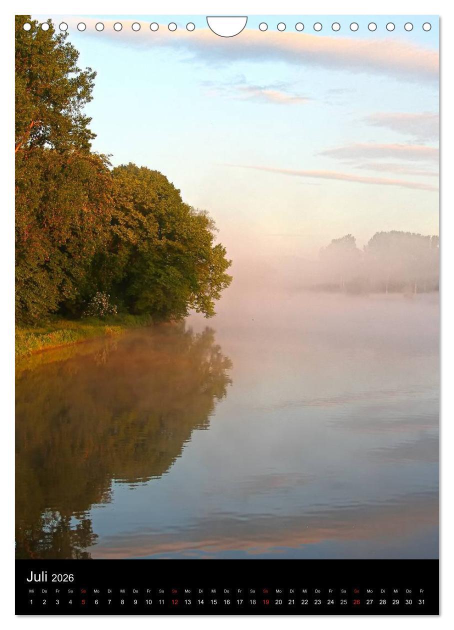 Beispielinhalt (Bild) Gespiegelte Natur (Wandkalender 2026 DIN A4 hoch), CALVENDO Monatskalender