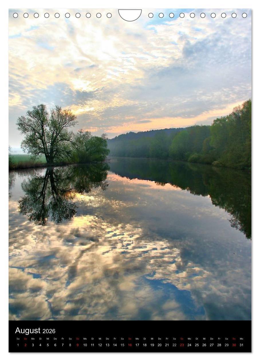 Beispielinhalt (Bild) Gespiegelte Natur (Wandkalender 2026 DIN A4 hoch), CALVENDO Monatskalender