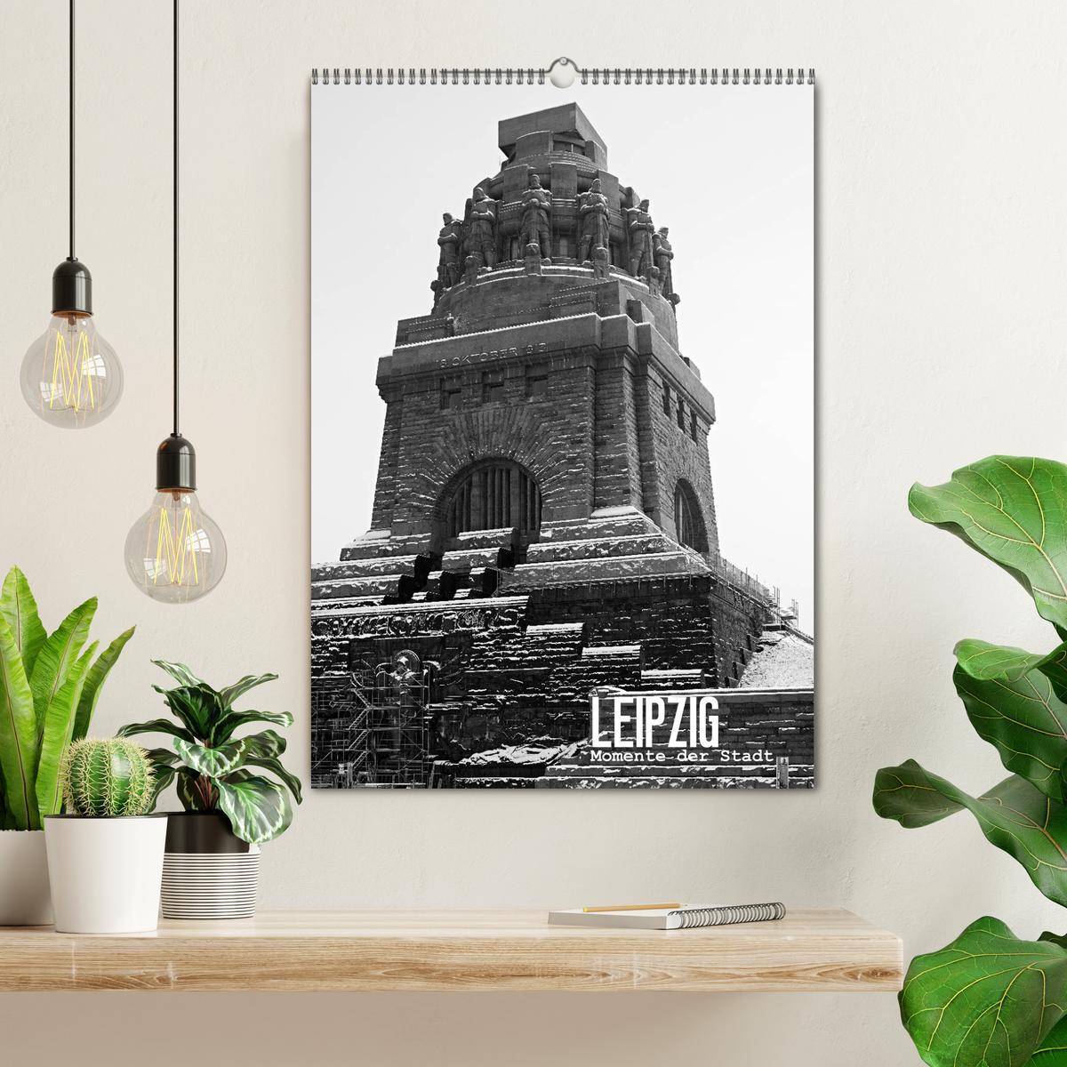 Beispielinhalt (Bild) LEIPZIG - Momente der Stadt (Wandkalender 2026 DIN A2 hoch), CALVENDO Monatskalender