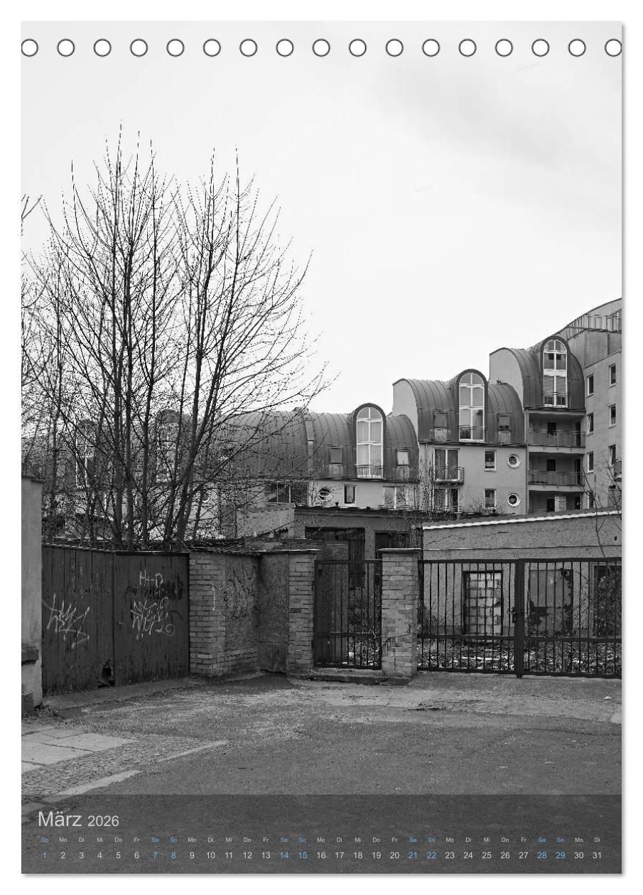 Beispielinhalt (Bild) LEIPZIG - Momente der Stadt (Tischkalender 2026 DIN A5 hoch), CALVENDO Monatskalender