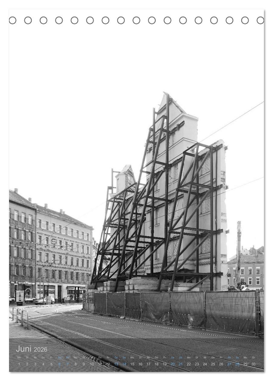 Beispielinhalt (Bild) LEIPZIG - Momente der Stadt (Tischkalender 2026 DIN A5 hoch), CALVENDO Monatskalender