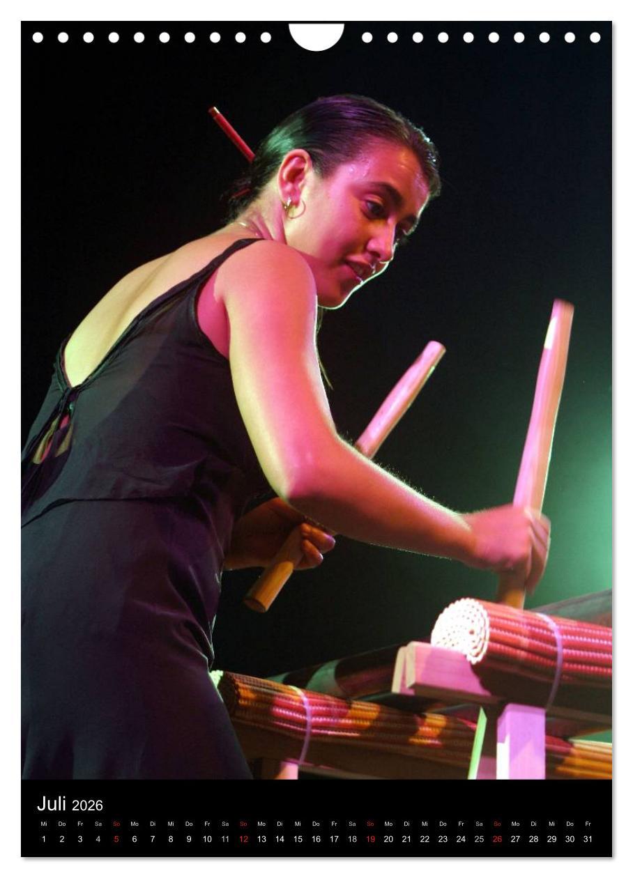 Beispielinhalt (Bild) Jazz Frauen 2026 (Wandkalender 2026 DIN A4 hoch), CALVENDO Monatskalender