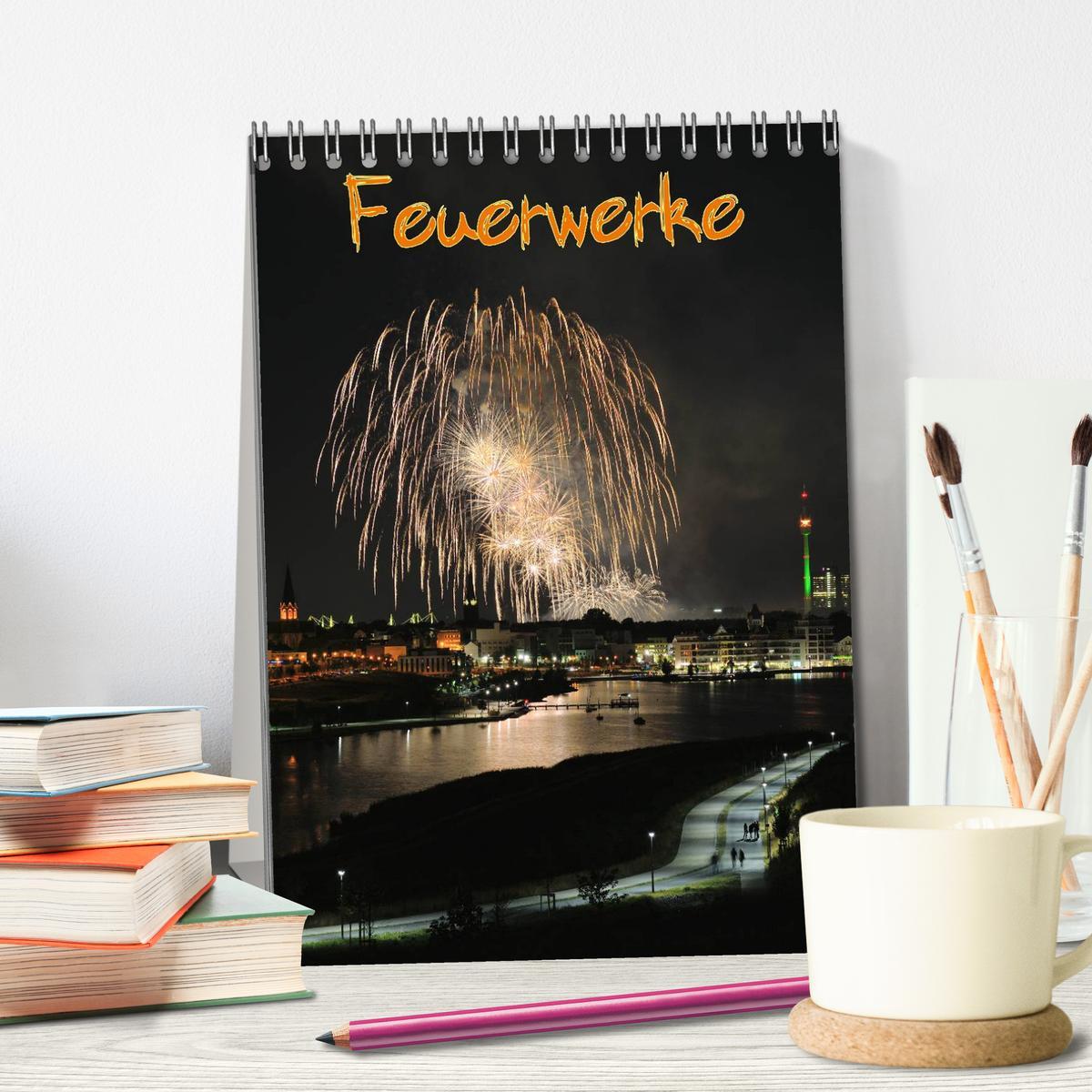 Beispielinhalt (Bild) Feuerwerke Terminplaner (Tischkalender 2026 DIN A5 hoch), CALVENDO Monatskalender