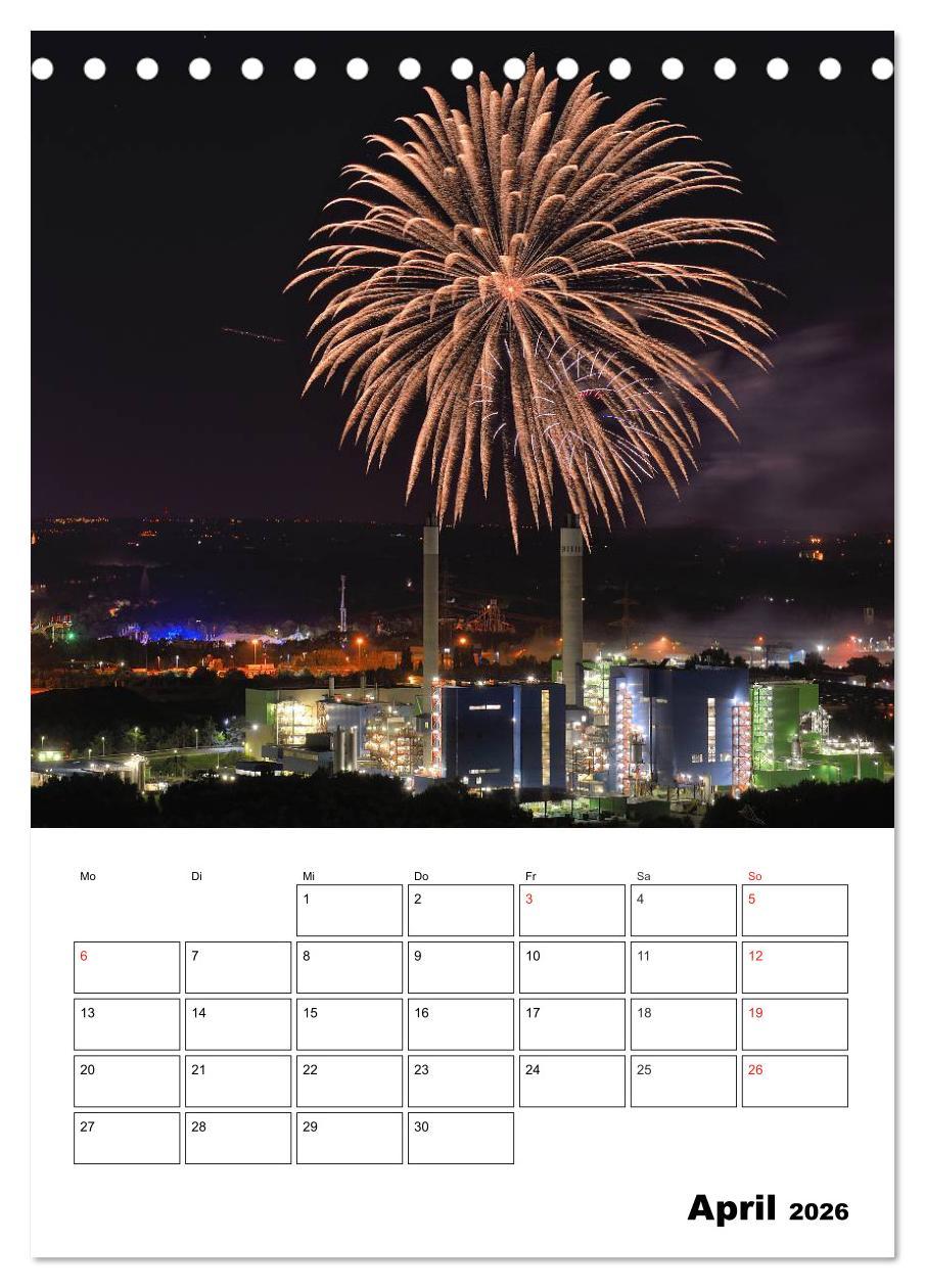 Beispielinhalt (Bild) Feuerwerke Terminplaner (Tischkalender 2026 DIN A5 hoch), CALVENDO Monatskalender