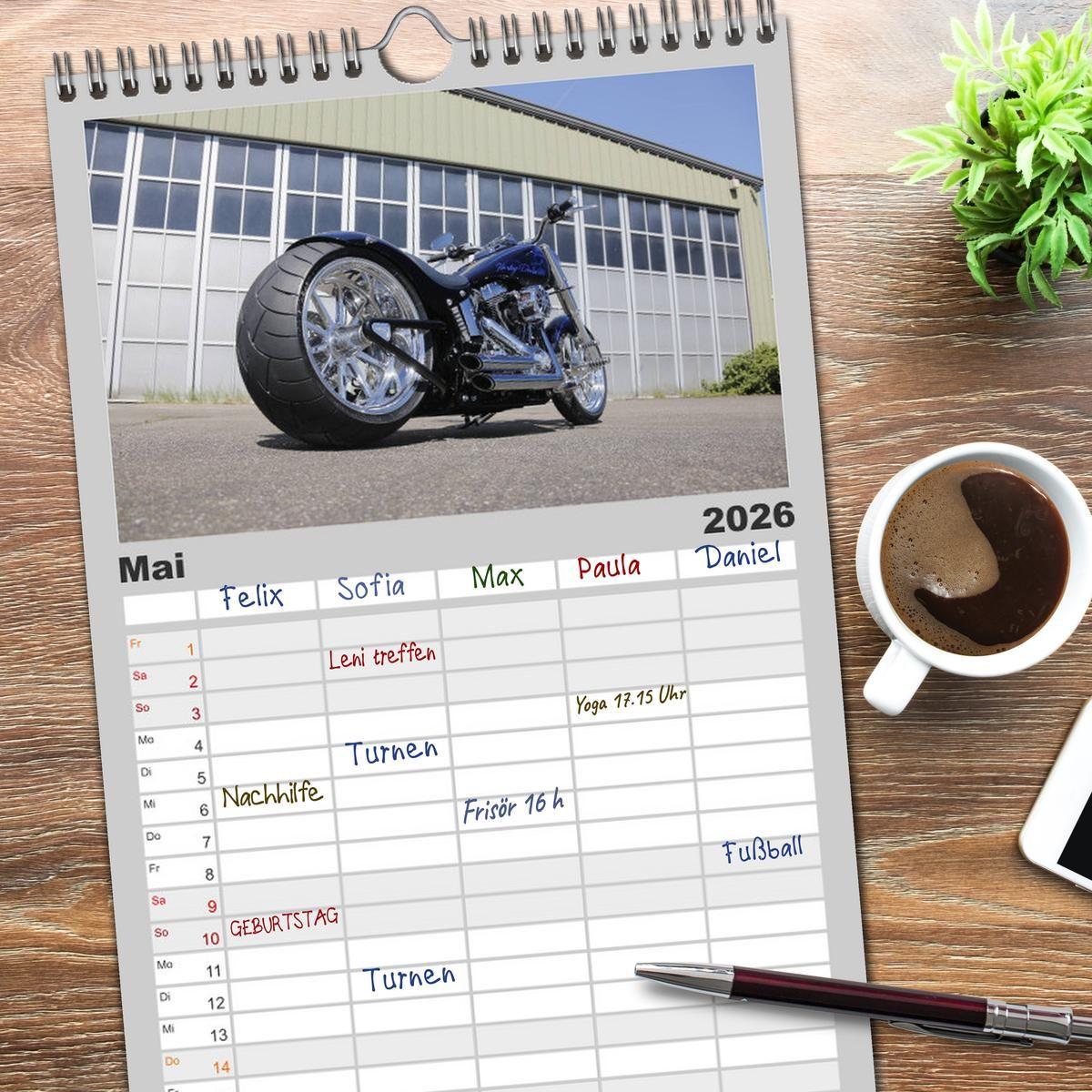 Beispielinhalt (Bild) Familienplaner 2026 - Exklusive Best of Fat Ass Custombike Edition, feinste Harleys mit fettem Hintern mit 5 Spalten (Wandkalender, 21 x 45 cm) CALVENDO