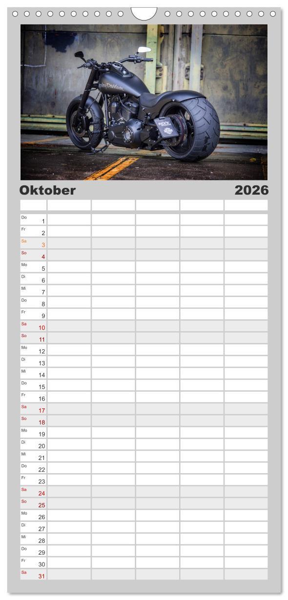 Beispielinhalt (Bild) Familienplaner 2026 - Exklusive Best of Fat Ass Custombike Edition, feinste Harleys mit fettem Hintern mit 5 Spalten (Wandkalender, 21 x 45 cm) CALVENDO