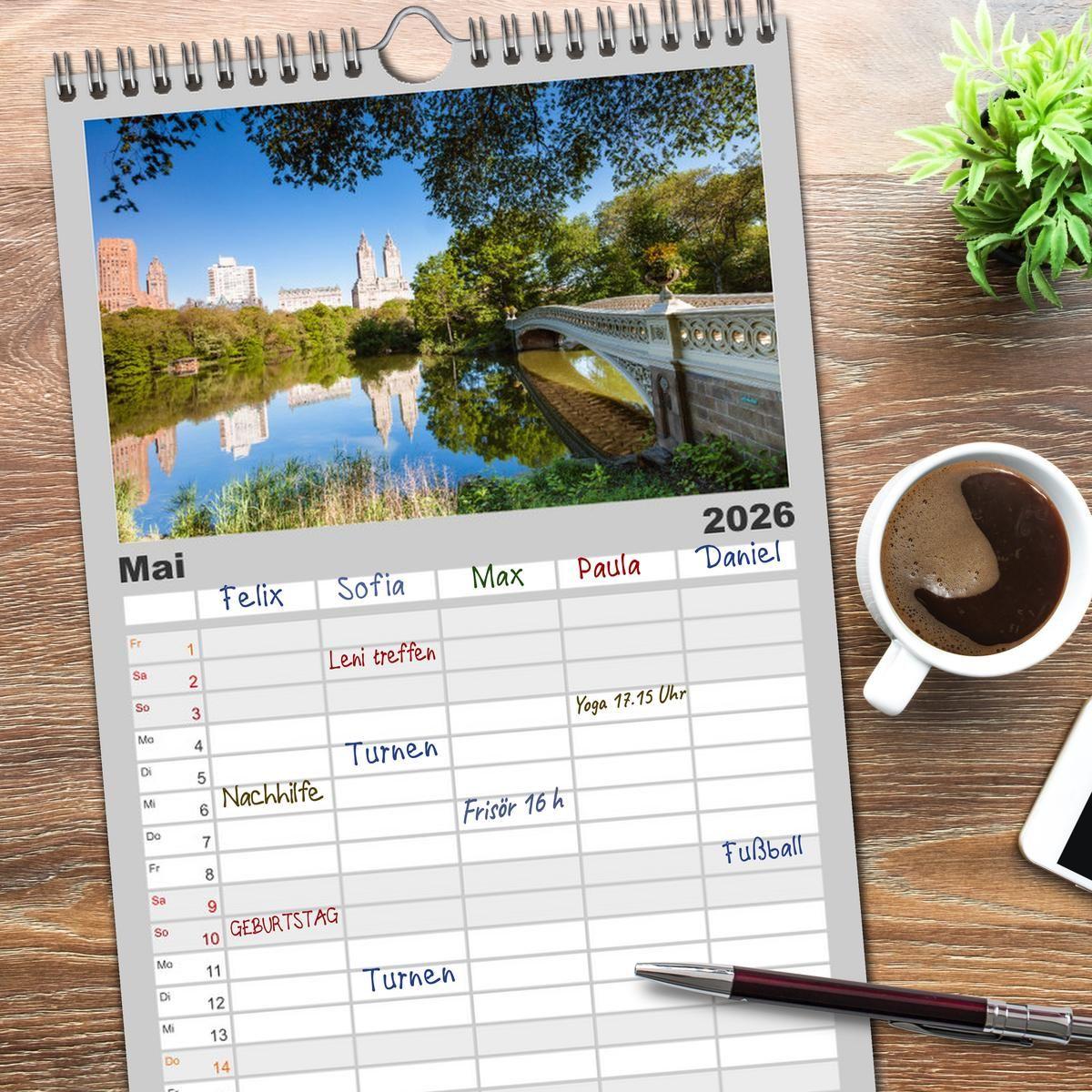 Beispielinhalt (Bild) Familienplaner 2026 - New York City - Atemberaubende Ansichten mit 5 Spalten (Wandkalender, 21 x 45 cm) CALVENDO