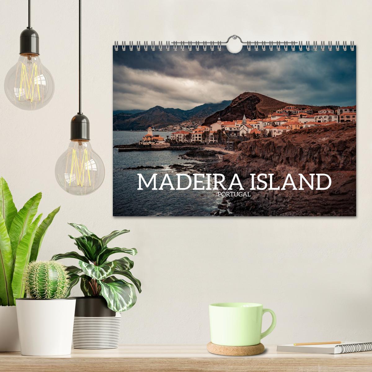 Beispielinhalt (Bild) Madeira Island - Portugal (Wall Calendar 2026 DIN A4 landscape), CALVENDO 12 Month Wall Calendar