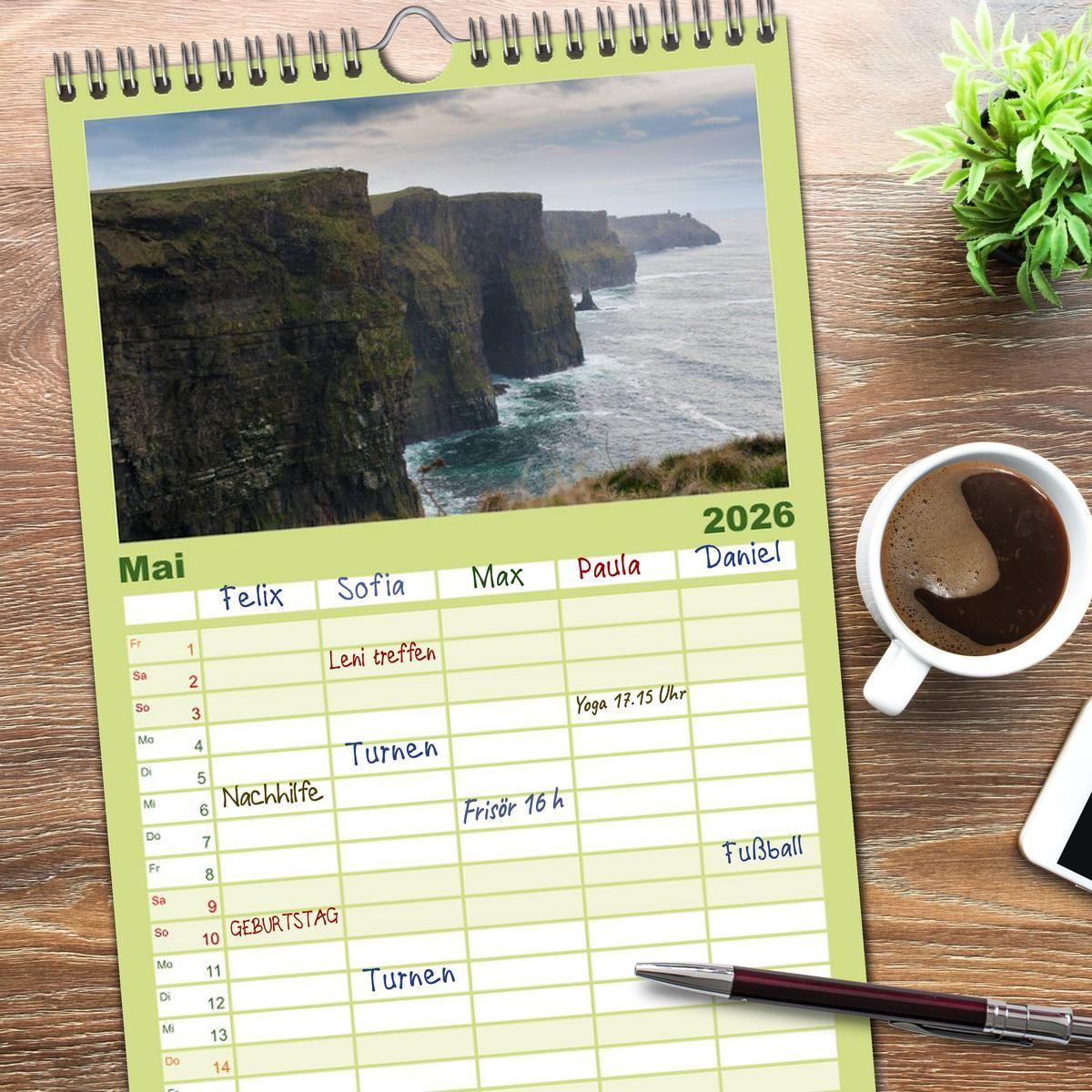 Beispielinhalt (Bild) Familienplaner 2026 - Irland. Wild Atlantic Views. mit 5 Spalten (Wandkalender, 21 x 45 cm) CALVENDO