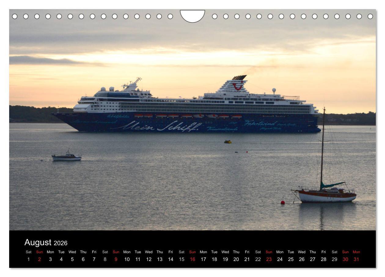 Beispielinhalt (Bild) Cruise Southampton (Wall Calendar 2026 DIN A4 landscape), CALVENDO 12 Month Wall Calendar