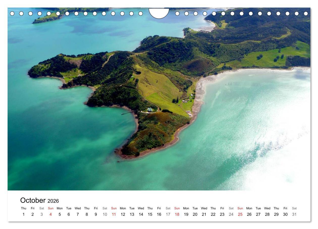 Beispielinhalt (Bild) New Zealand's Stunning Coastline (Wall Calendar 2026 DIN A4 landscape), CALVENDO 12 Month Wall Calendar