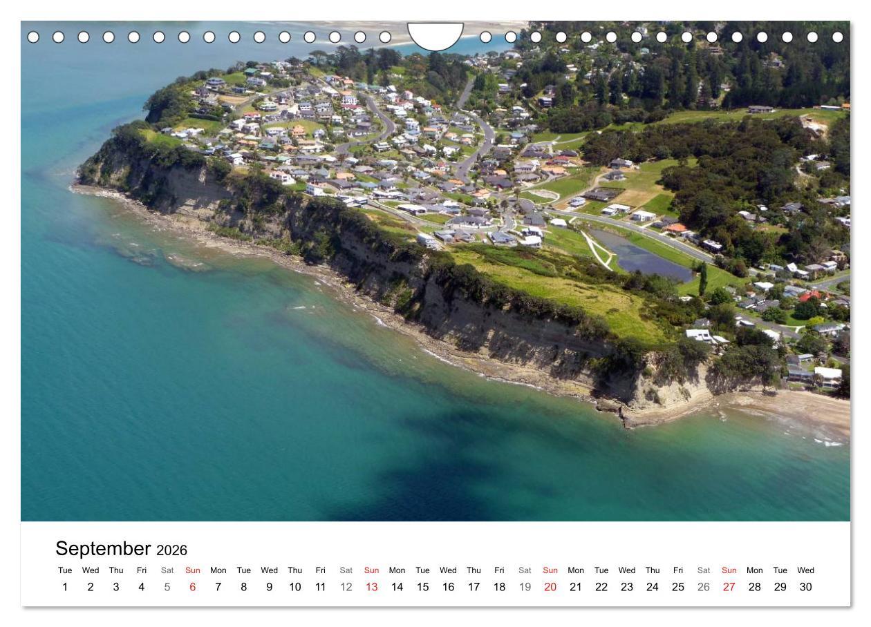 Beispielinhalt (Bild) New Zealand's Stunning Coastline (Wall Calendar 2026 DIN A4 landscape), CALVENDO 12 Month Wall Calendar