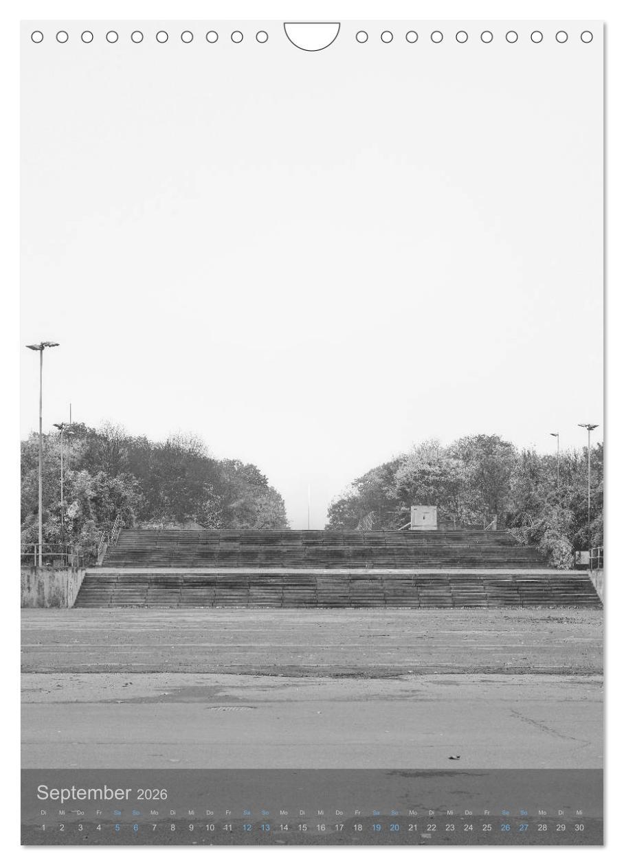 Beispielinhalt (Bild) LEIPZIG - Momente der Stadt (Wandkalender 2026 DIN A4 hoch), CALVENDO Monatskalender